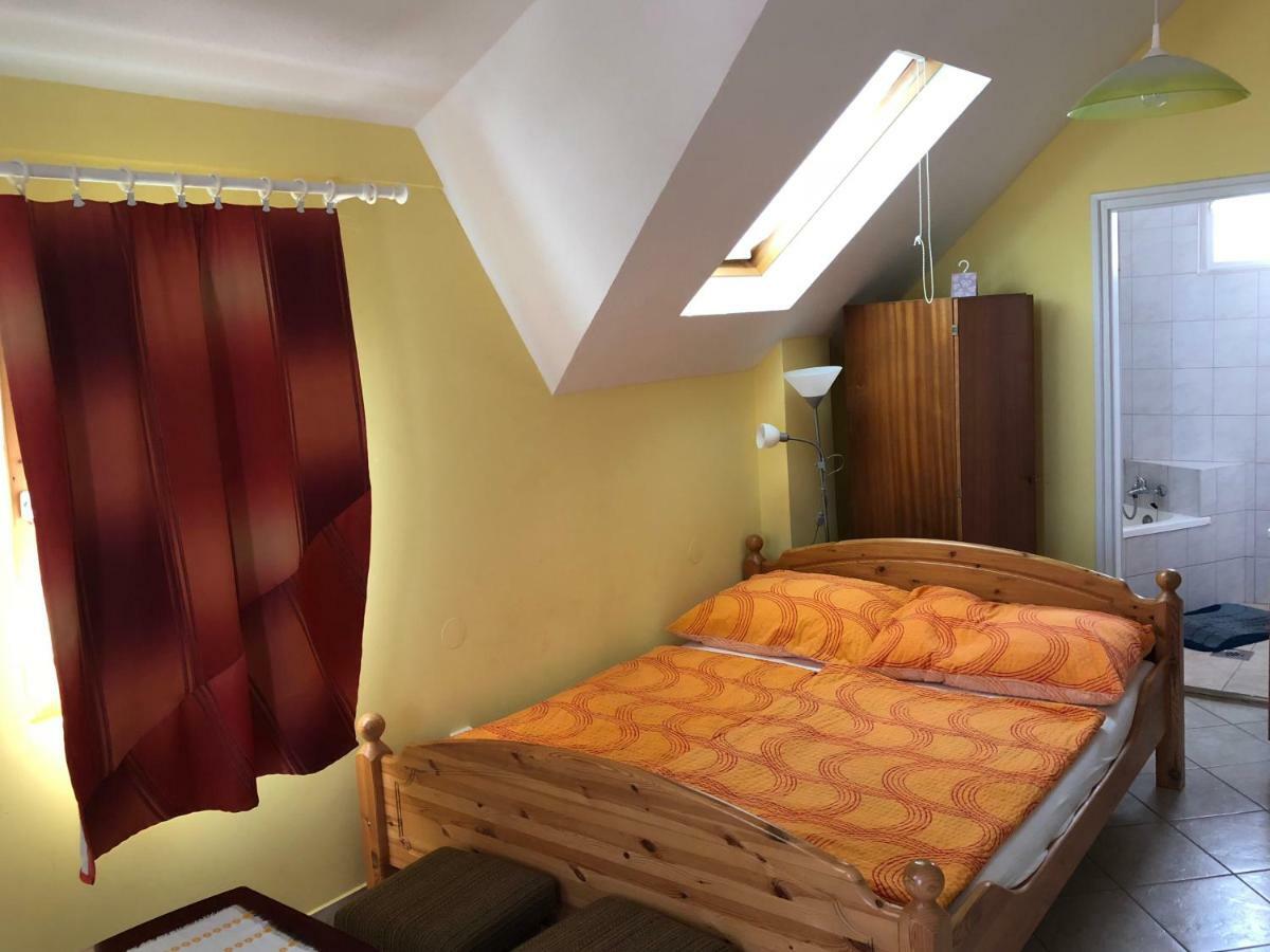 Liget Apartman Balatonföldvár Eksteriør billede
