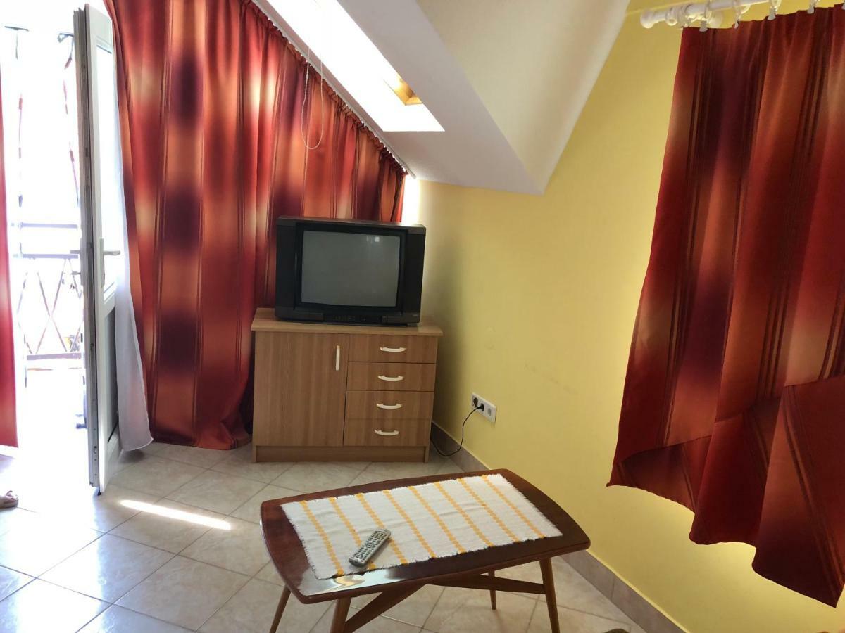 Liget Apartman Balatonföldvár Eksteriør billede