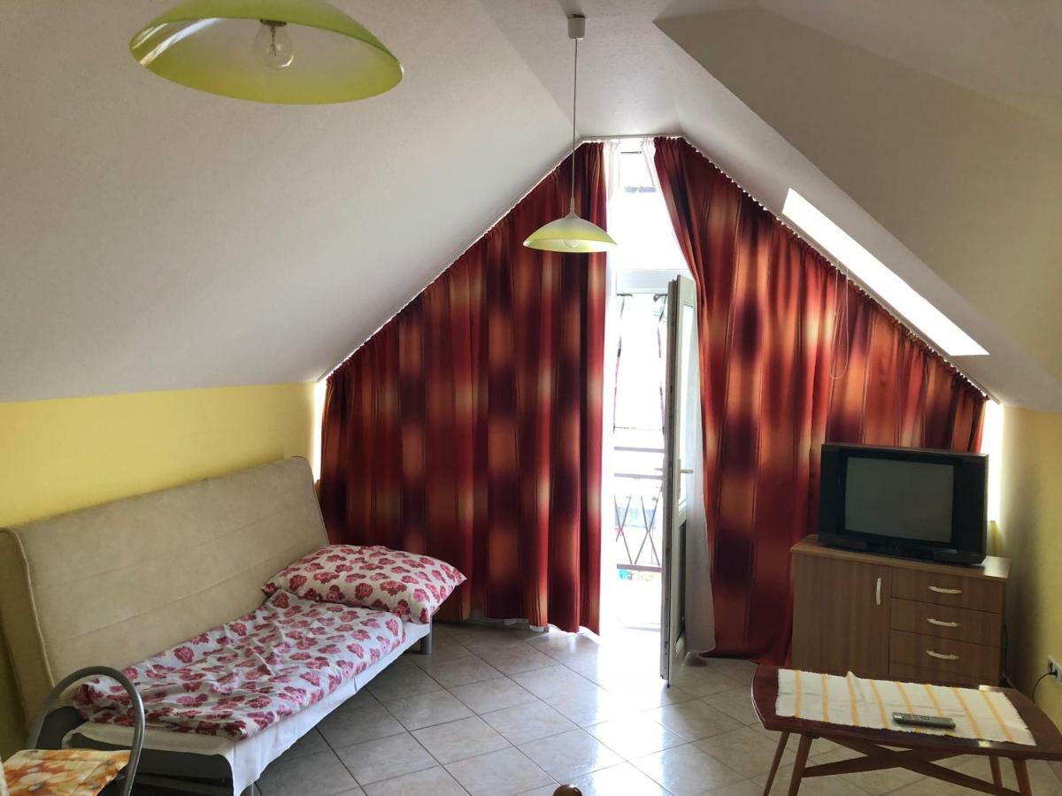 Liget Apartman Balatonföldvár Eksteriør billede